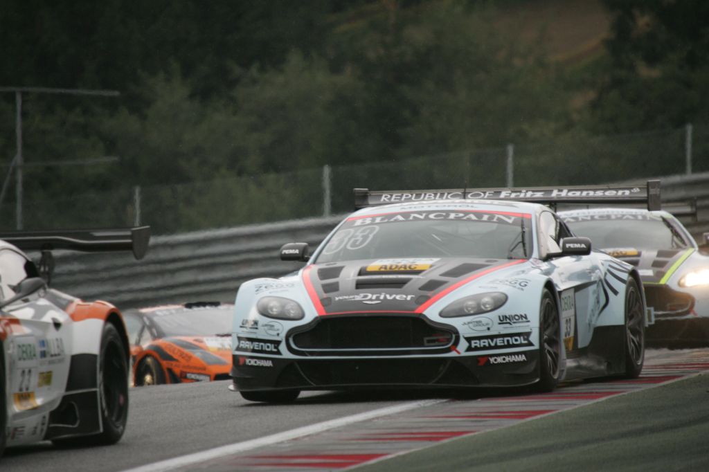Christoffer Nygaard og Kristian Poulsens Aston Martin V12 Vantage
(Foto: Natascha Theisen)